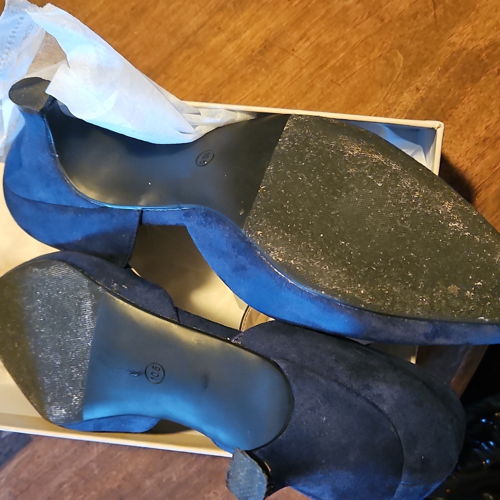 Elegant Blue Suede Women's Heels - Picture 3 of 7